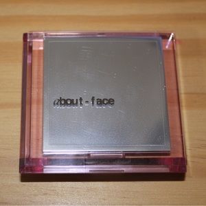 About-face Light Lock powder in Stars on Fire